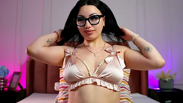 LisaRaee online show from 06-23-26, 04:32