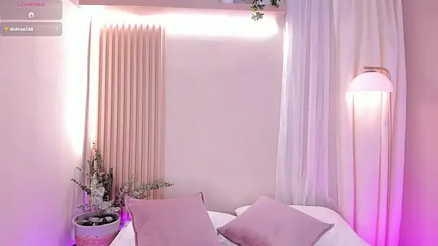 Snapshot of mara_brooks chatting on 11-14-25, 08:23 mara brooks online show from 11-14-25, 08:23