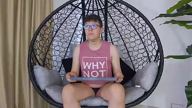 alex noa online show from 10-27-25, 07:15