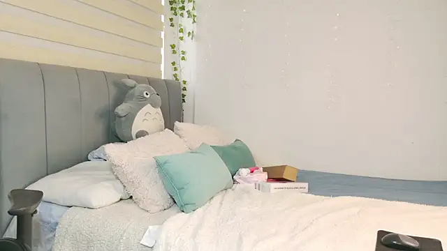  thaeltaylor online show from 10-10-25, 04:08