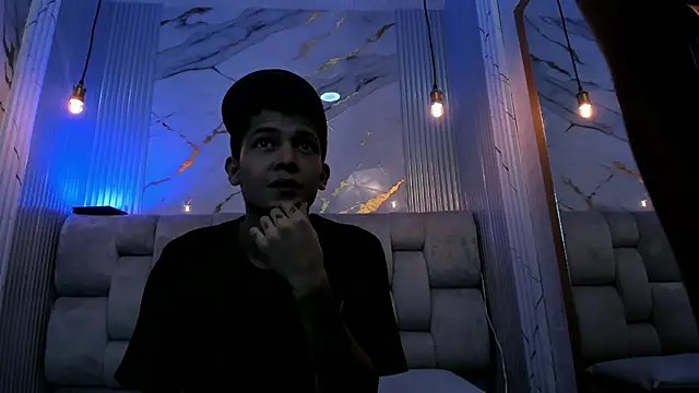 kendalltaylorr online show from 10-10-25, 01:34