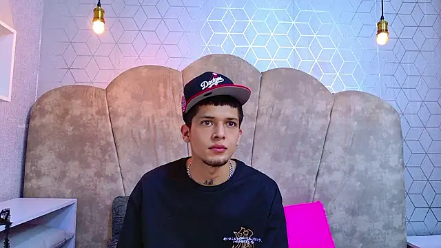 kendalltaylorr online show from 03-12-26, 03:12