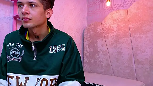 kendalltaylorr online show from 12-04-25, 12:37