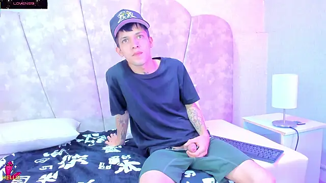 kendalltaylorr online show from 03-12-25, 03:02