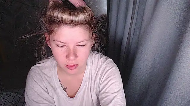 Snapshot of MelissaXKinky chatting on 10-25-25, 02:22 MelissaXKinky online show from 10-25-25, 02:22