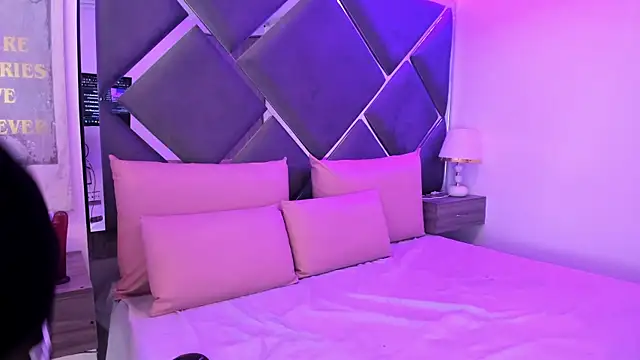 Charlotte Myers online show from 10-09-25, 07:47