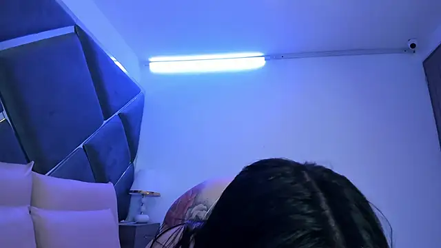 Charlotte Myers online show from 10-11-25, 08:43