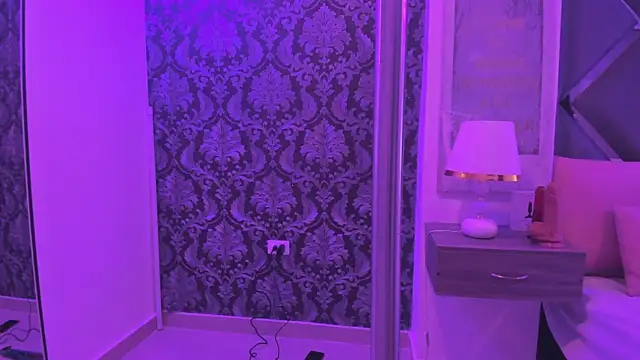 Charlotte Myers online show from 09-26-25, 07:43