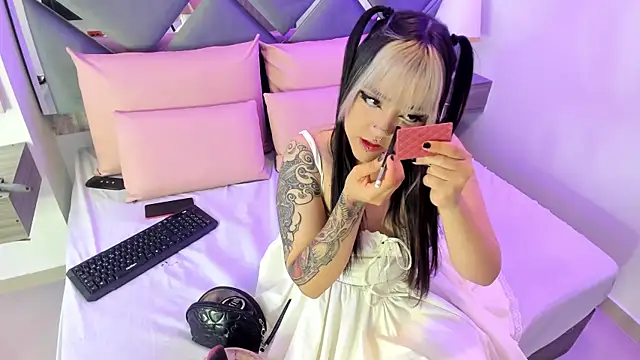 Charlotte Myers online show from 09-13-25, 07:58