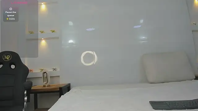 Snapshot of Dalia-Prada chatting on 04-30-26, 04:19 Dalia-Prada online show from 04-30-26, 04:19