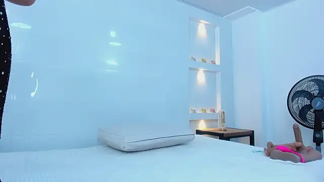 Dalia-Prada online show from 11-15-25, 04:49