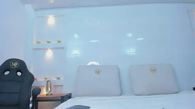 Dalia-Prada online show from 04-18-26, 04:48