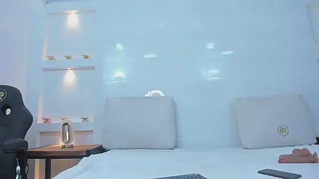 Snapshot of Dalia-Prada chatting on 04-20-26, 03:42 Dalia-Prada online show from 04-20-26, 03:42