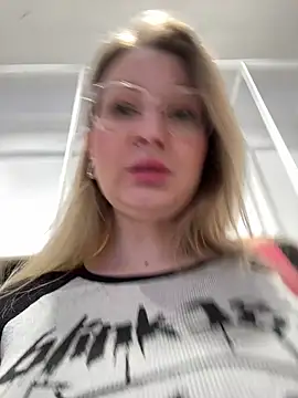 Teya moon  online show from 12-23-25, 08:57