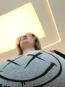 Teya moon  online show from 02-05-26, 10:00