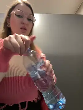 Teya moon  online show from 02-10-26, 09:41