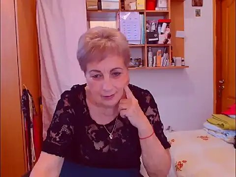 Snapshot of Victoria5643 chatting on 09-27-25, 02:56 Victoria5643 online show from 09-27-25, 02:56