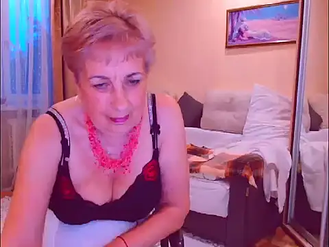 Snapshot of Victoria5643 chatting on 05-19-26, 05:42 Victoria5643 online show from 05-19-26, 05:42