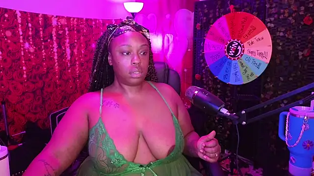 Snapshot of cheriserozequeen chatting on 05-28-26, 05:08 cheriserozequeen online show from 05-28-26, 05:08