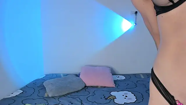 thamara26 online show from 10-30-25, 01:37