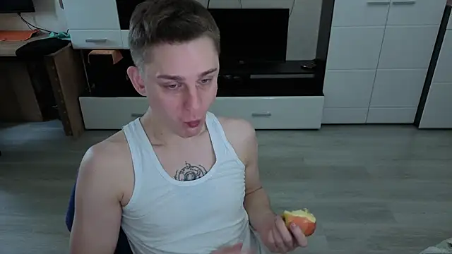 Snapshot of angryzan chatting on 11-14-25, 07:01 angryzan online show from 11-14-25, 07:01