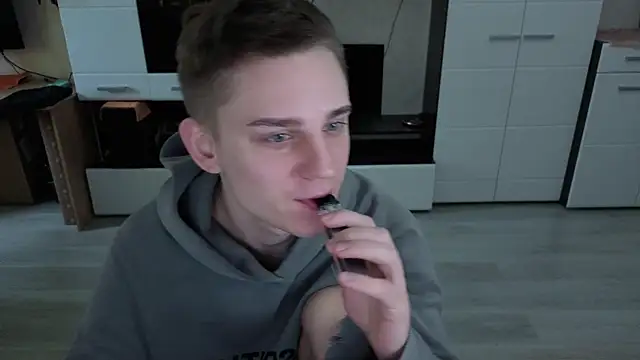 Snapshot of angryzan chatting on 11-26-25, 06:57 angryzan online show from 11-26-25, 06:57