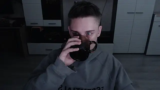 Snapshot of angryzan chatting on 10-28-25, 05:08 angryzan online show from 10-28-25, 05:08