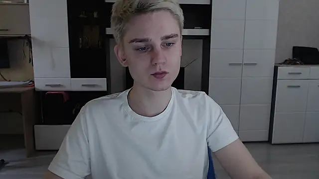 Snapshot of angryzan chatting on 03-17-25, 07:13 angryzan online show from 03-17-25, 07:13