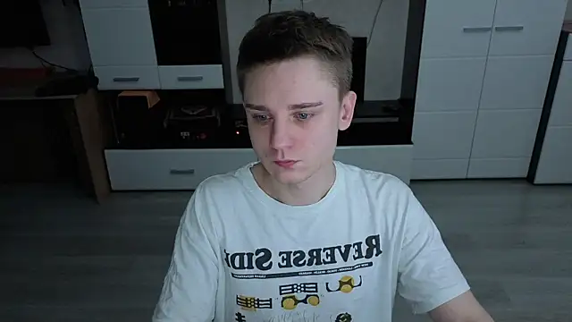 Snapshot of angryzan chatting on 12-04-25, 04:44 angryzan online show from 12-04-25, 04:44