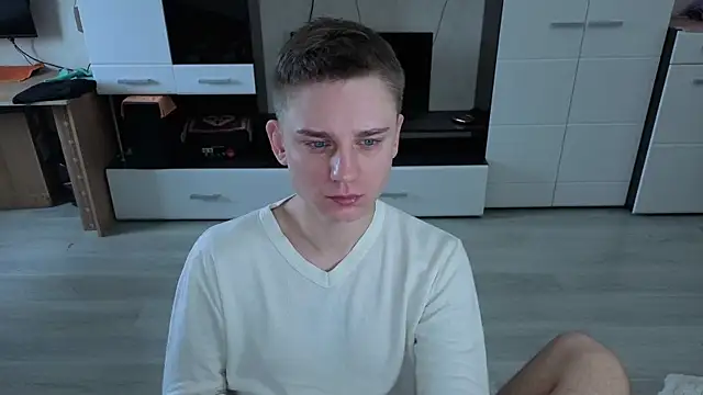 Snapshot of angryzan chatting on 11-11-25, 06:52 angryzan online show from 11-11-25, 06:52