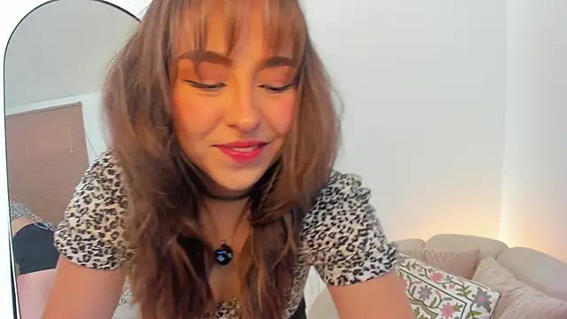 Snapshot of SofiMeza chatting on 09-22-25, 01:50 SofiMeza online show from 09-22-25, 01:50