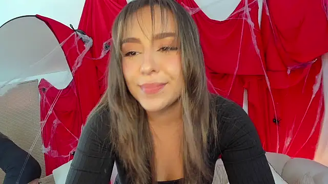 SofiMeza online show from 10-28-25, 03:33