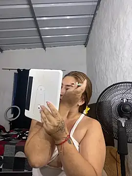 Snapshot of Sofia_Queen17 chatting on 10-05-25, 10:28 Sofia Queen17 online show from 10-05-25, 10:28