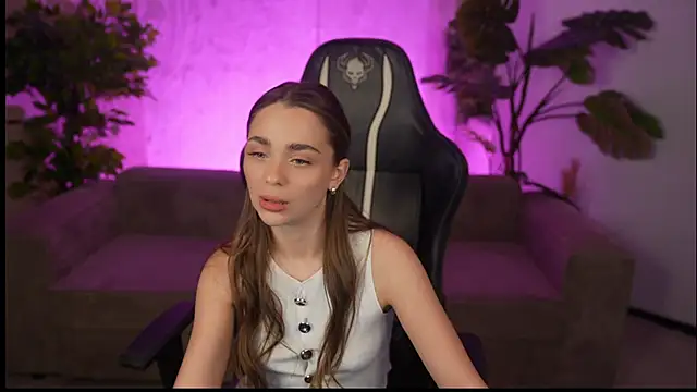 Snapshot of Lana_Pulse chatting on 04-04-26, 10:27 Lana Pulse online show from 04-04-26, 10:27