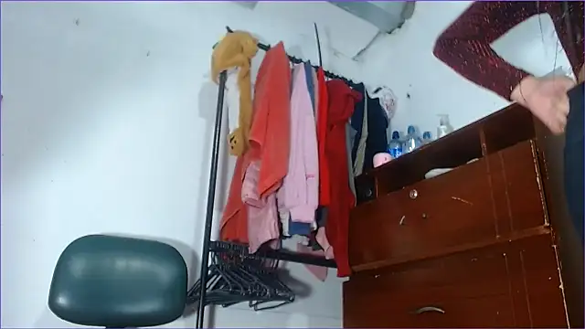 Snapshot of hairy_pussywet chatting on 01-06-26, 05:22 hairy pussywet online show from 01-06-26, 05:22