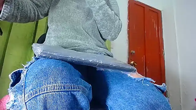 Snapshot of hairy_pussywet chatting on 04-15-26, 06:08 hairy pussywet online show from 04-15-26, 06:08