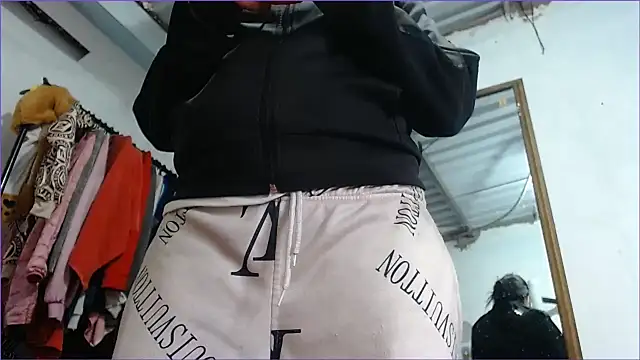 Snapshot of hairy_pussywet chatting on 01-13-26, 08:35 hairy pussywet online show from 01-13-26, 08:35