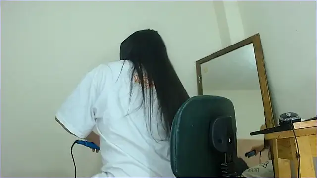Snapshot of hairy_pussywet chatting on 02-20-25, 12:19 hairy pussywet online show from 02-20-25, 12:19