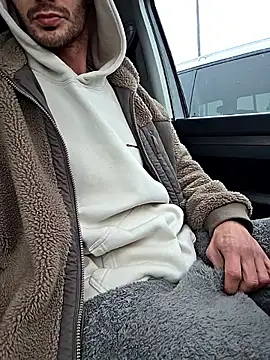 Zeefy online show from 12-17-25, 07:35