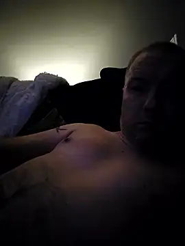 Snapshot of walker1979 chatting on 02-12-26, 10:42 walker1979 online show from 02-12-26, 10:42