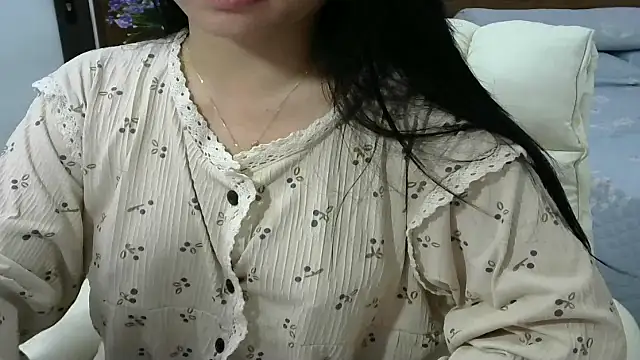 Snapshot of _Ely_ chatting on 10-02-25, 03:48 Ely online show from 10-02-25, 03:48