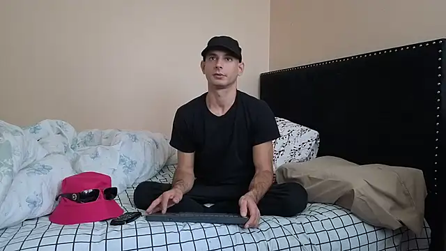 hailzeffn online show from 10-18-25, 03:36