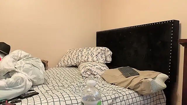 hailzeffn online show from 10-22-25, 07:13