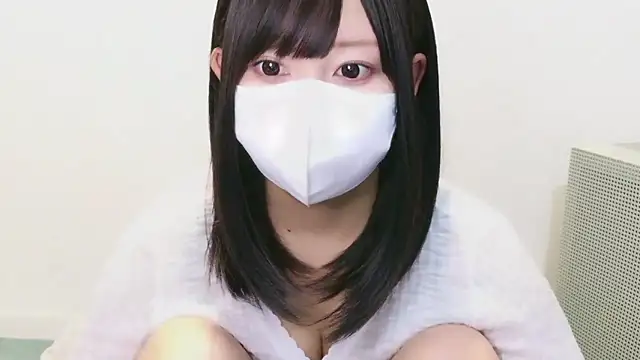 Snapshot of YUTSU_KI chatting on 09-18-25, 02:20 YUTSU KI online show from 09-18-25, 02:20