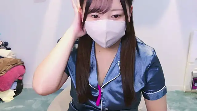 Snapshot of YUTSU_KI chatting on 12-10-24, 04:06 YUTSU KI online show from 12-10-24, 04:06