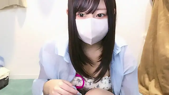 Snapshot of YUTSU_KI chatting on 02-17-25, 01:36 YUTSU KI online show from 02-17-25, 01:36