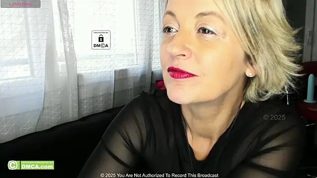 Snapshot of KARINASPALACIOS chatting on 10-13-25, 08:27 KARINASPALACIOS online show from 10-13-25, 08:27