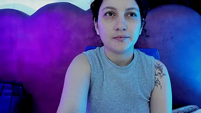 Snapshot of sophy_rock chatting on 06-29-26, 03:23 sophy rock online show from 06-29-26, 03:23