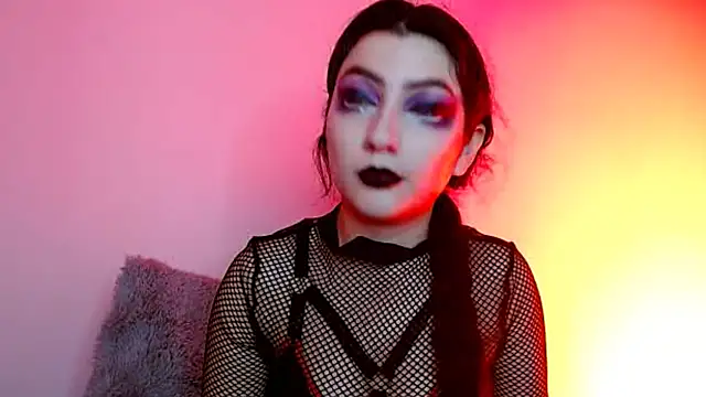 sophy rock online show from 11-20-25, 06:19