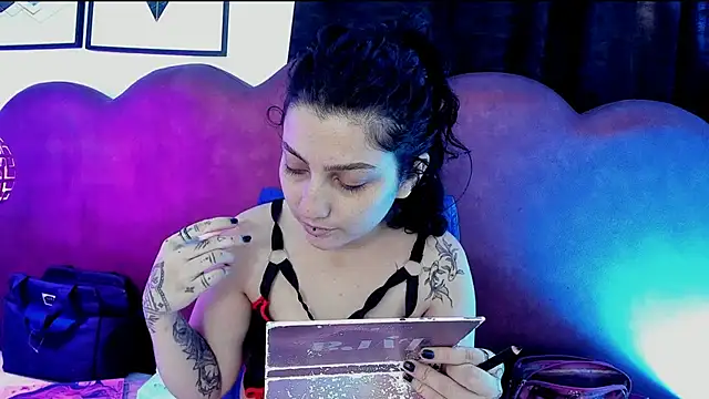 Snapshot of sophy_rock chatting on 07-02-26, 04:24 sophy rock online show from 07-02-26, 04:24
